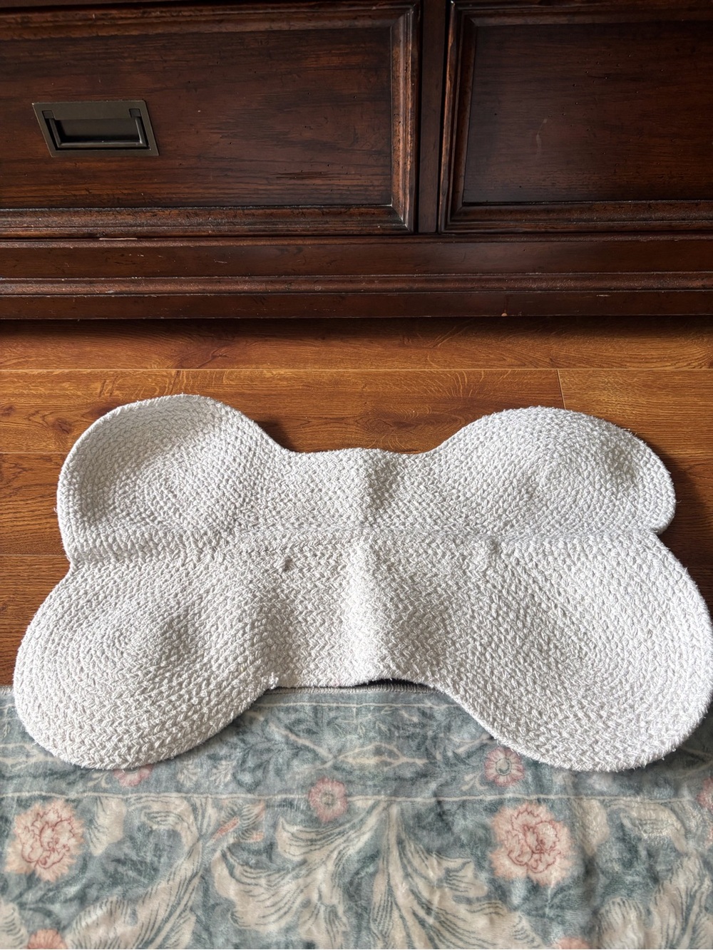 Gray Plaid Bone-Shaped dog food Mat - Picture 4 of 5